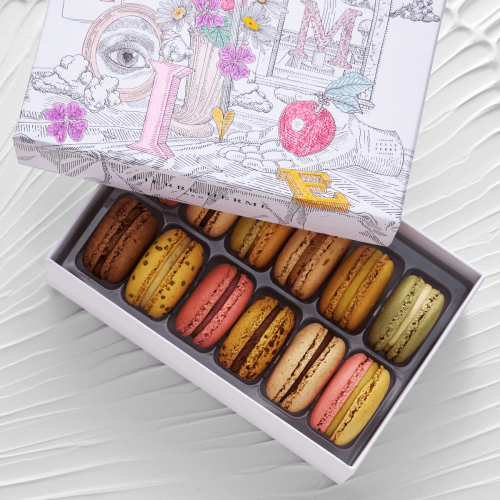 Coffret de 12 macarons Julie Serre Fête des Mères Pierre Hermé Paris