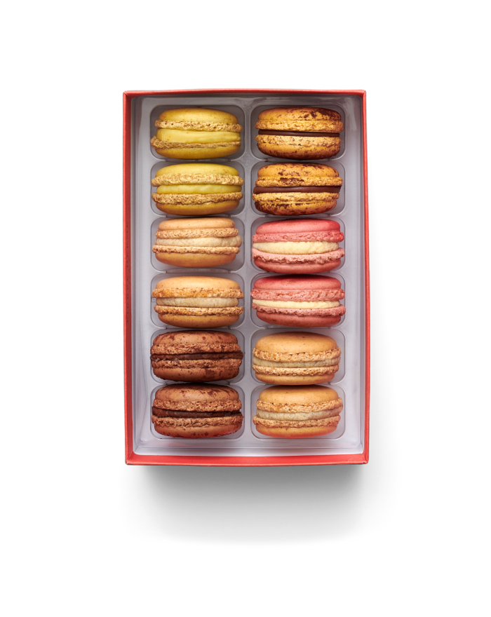 Boîte de 12 macarons incontournables Pierre Hermé Paris