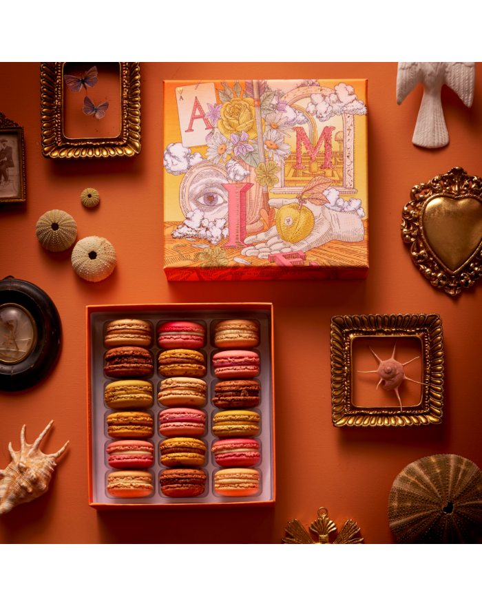 Coffret de 18 macarons J'aiMe Pierre Hermé Paris