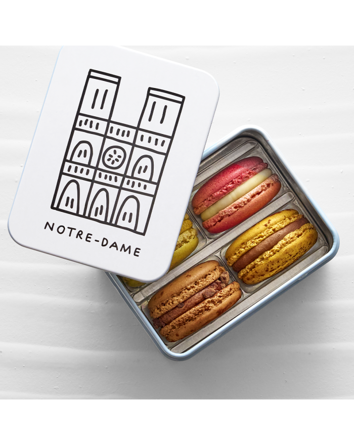 Coffret métal Notre Dame de Paris 4 macarons Pierre Hermé Paris