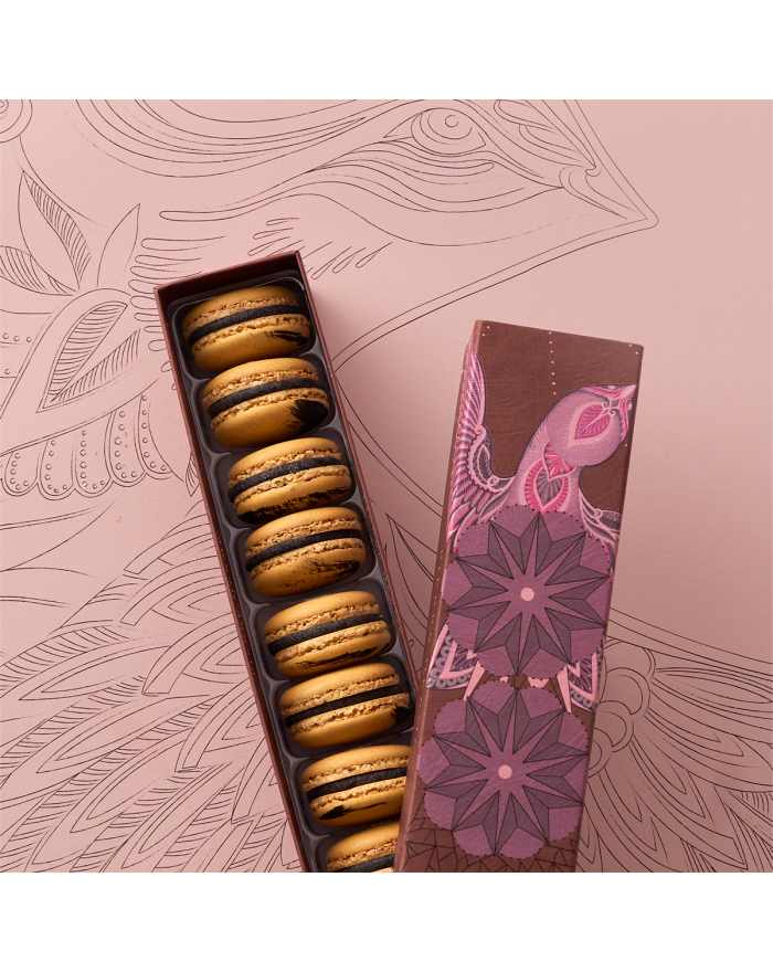 Coffret de 8 macarons Truffe Noire & Pain Poilâne Grillé| Pierre Hermé Paris