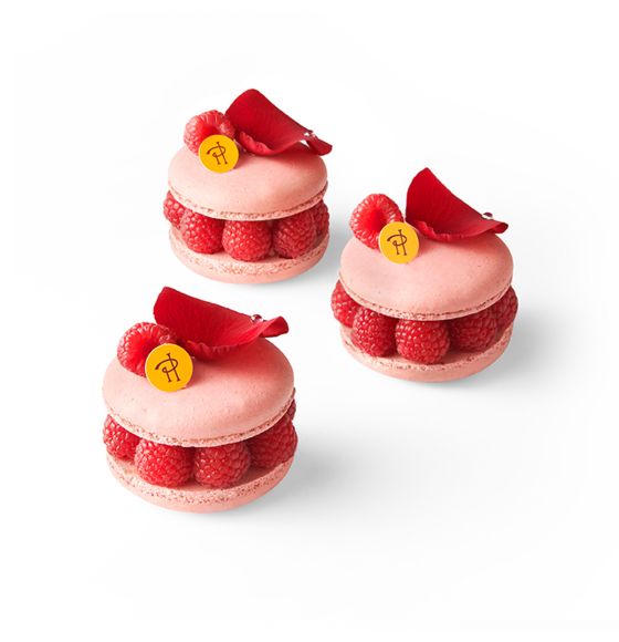 Ispahan Pastry With Rose Strawberry And Letchi Of Pierre Hermé Pierre Hermé Paris